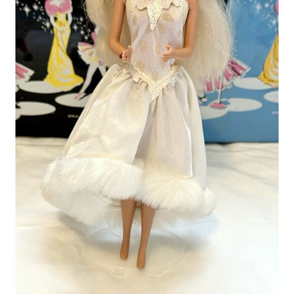 Vintage 1989 Happy Holidays Barbie Doll Special Edition Christmas Mattel - Picture 2 of 11